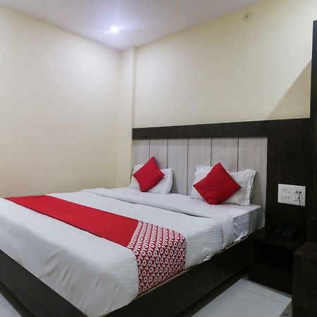 Oyo 48974 Hotel Shweta Residency Varanasi Bagian luar foto