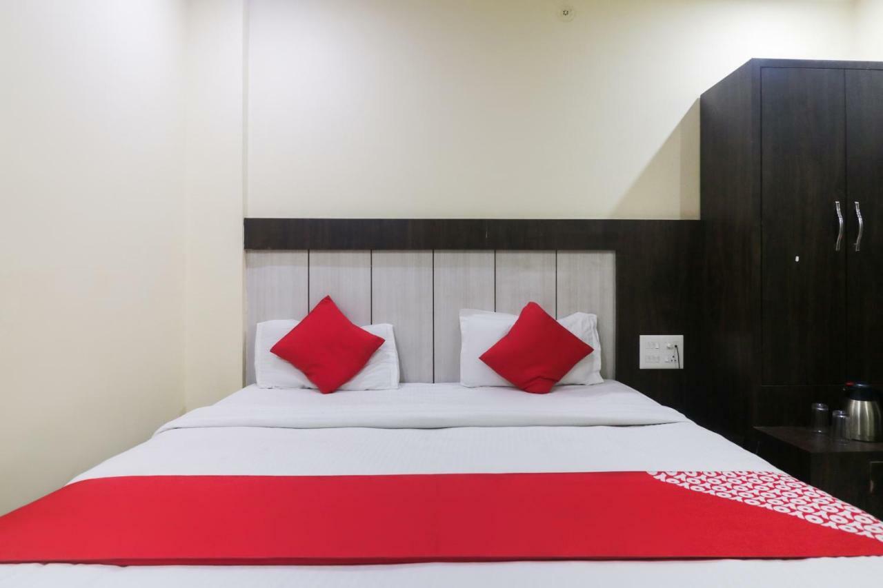 Oyo 48974 Hotel Shweta Residency Varanasi Bagian luar foto