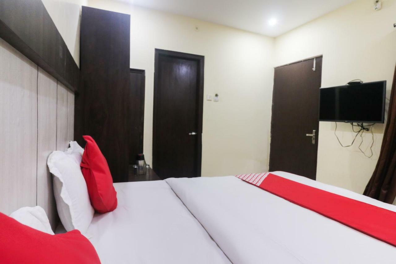 Oyo 48974 Hotel Shweta Residency Varanasi Bagian luar foto